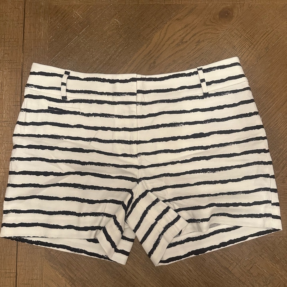 Ann Taylor loft navy blue and white stripped cotton shorts size 4